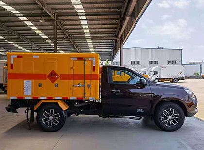 商城爆破器材运输车