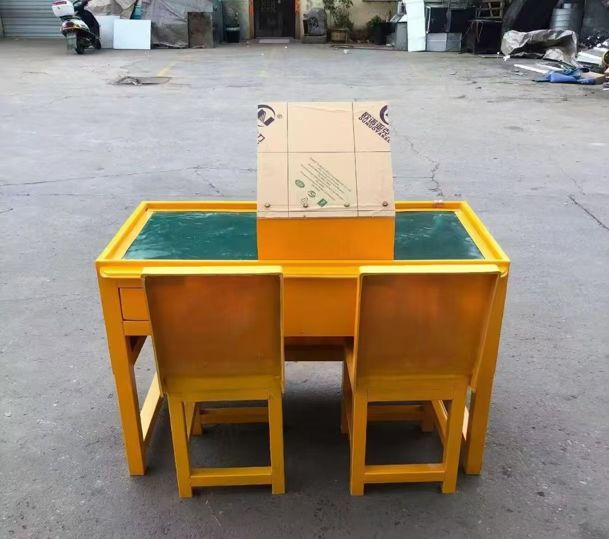 商城防静电导通桌井下煤矿火工品发放桌：危险品流转的安全守护者